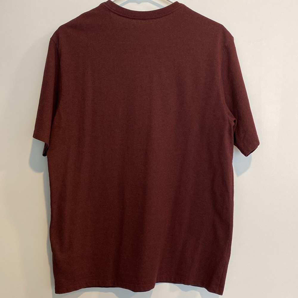 Patagonia M’s P-6 Label Pocket Responsibiliti-Tee. Size: Medium,Color: Dark Ruby - Picture 4 of 4